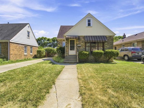 2915 E Allerton AVENUE, Saint Francis, WI 53235