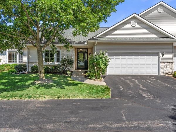 293 Cardinal LANE, Hartland, WI 53029