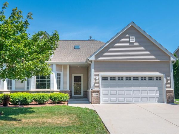 2398 Stoney LANE, Grafton, WI 53024