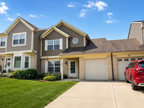1310 Oriole Trail , Carol Stream, IL 60188