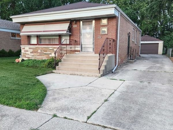 14415 S Saginaw Avenue S, Burnham, IL 60633