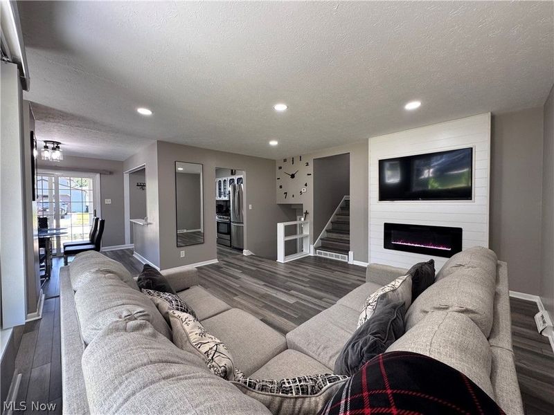 1096 Birch Lane , Cleveland, OH 44109 Photo 10