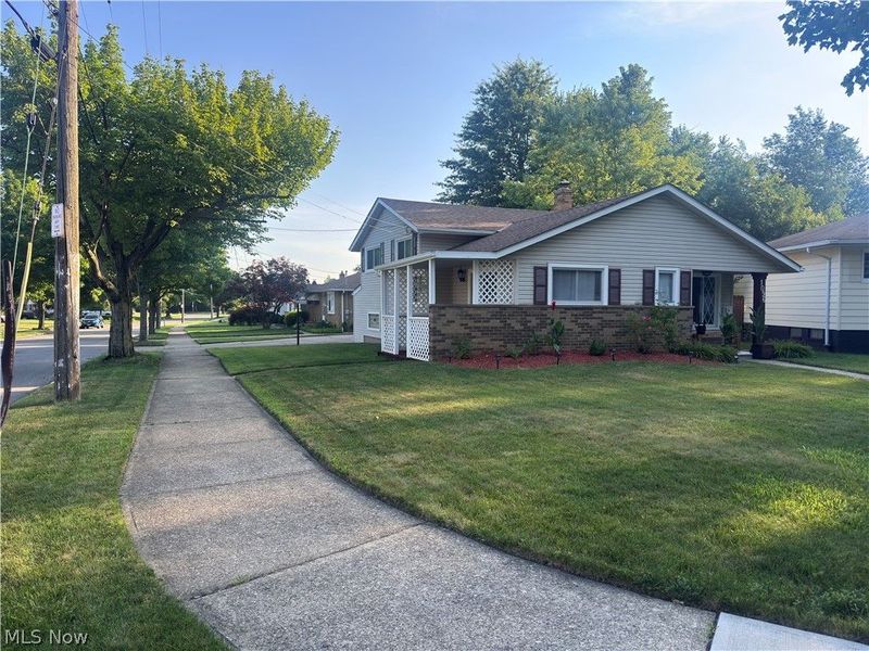 1096 Birch Lane, Cleveland, OH 44109 Photo 34