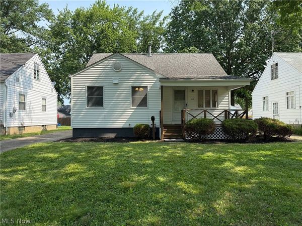522 Eastern Heights Boulevard , Elyria, OH 44035