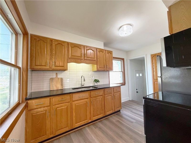 522 Eastern Heights Boulevard , Elyria, OH 44035 Photo 16