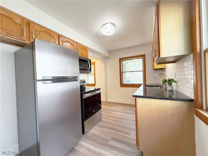 522 Eastern Heights Boulevard , Elyria, OH 44035 Photo 19