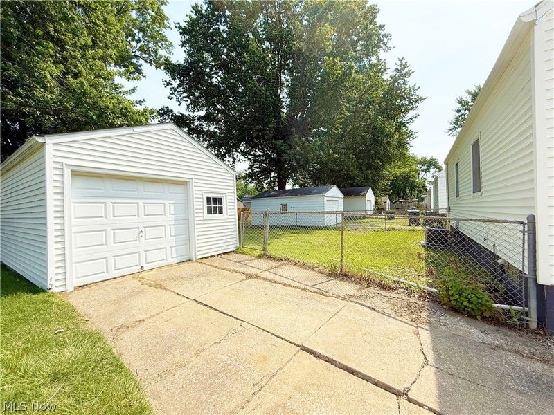 522 Eastern Heights Boulevard , Elyria, OH 44035 Photo 7