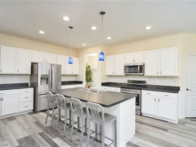 180 Nottingham Way, Wadsworth, OH 44281 Photo 10