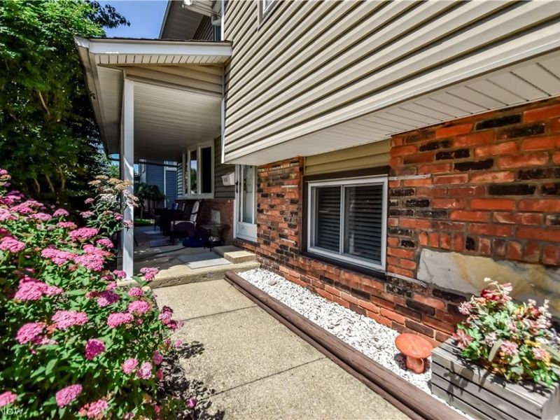 6515 Chase Drive , Mentor, OH 44060 Photo 2