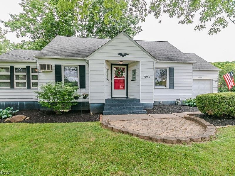 7987 Euclid Chardon Road, Kirtland, OH 44094 Photo 3