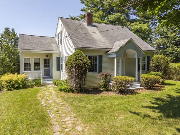 208 Falmouth Road, Falmouth, ME 04105