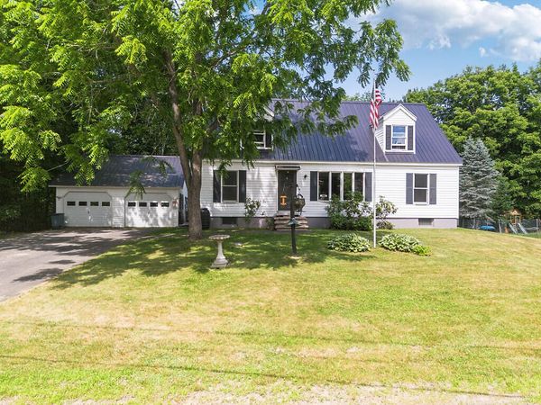 10 Fuller Street , Richmond, ME 04357