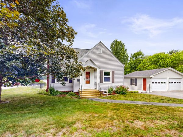 380 East Avenue , Lewiston, ME 04240