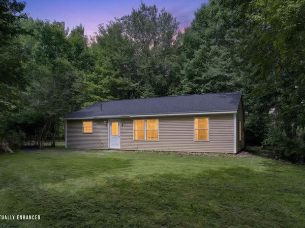25 Matthews Avenue , Vassalboro, ME 04989