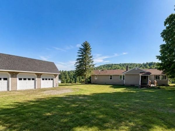 34 Cricket Lane, Sebago, ME 04029
