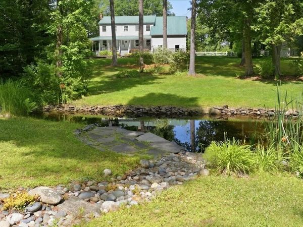 897 Main Street , Wayne, ME 04284