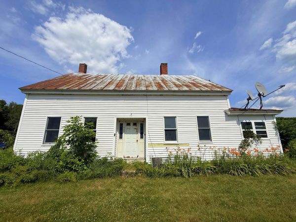 722 Farmington Road , Strong, ME 04983