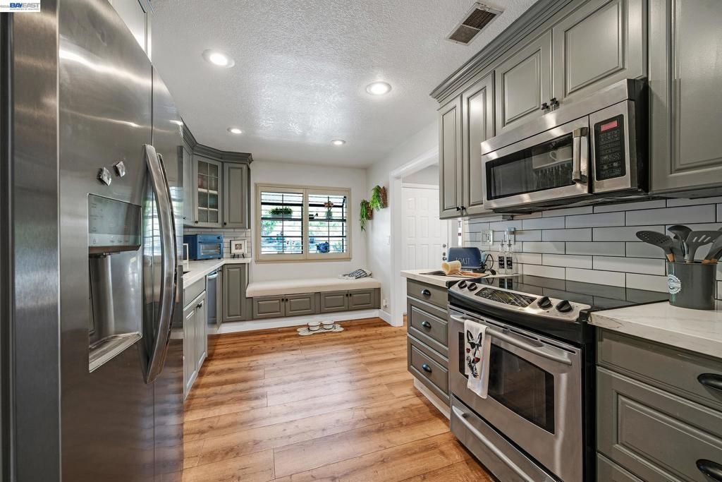 3277 Monika Ln , Hayward, CA 94541 Main Photo
