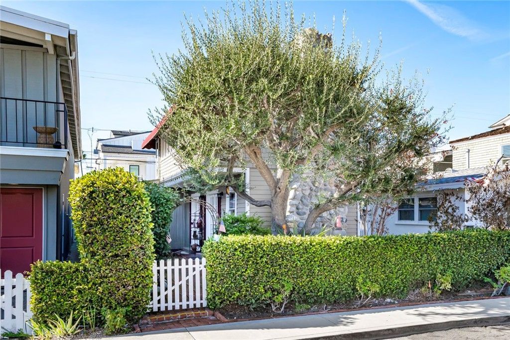 209 Ruby, Newport Beach, CA 92662 Main Photo