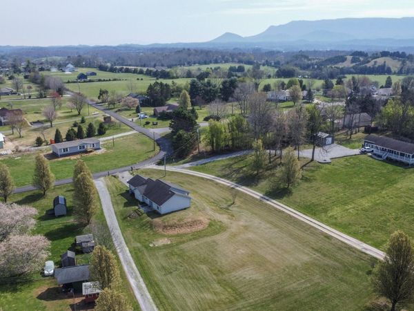 106 McDowell Lane , Seymour, TN 37865