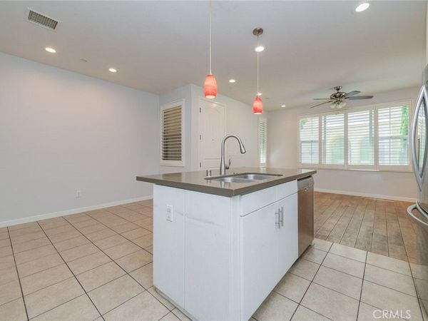 88 Tallowood , Irvine, CA 92620