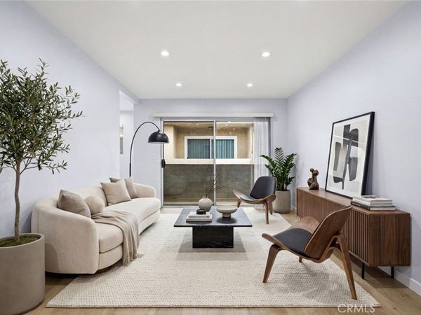 6245 Woodman Avenue , Unit 209, Valley Glen, CA 91401