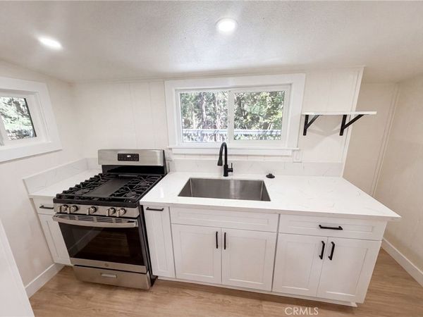 982 Oak , Crestline, CA 92325