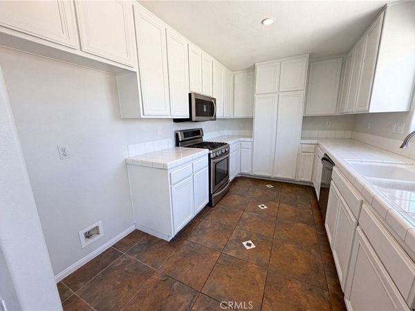 13185 Great Falls , Victorville, CA 92395