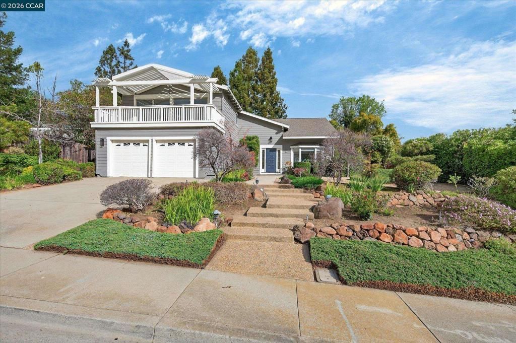 218 Mountaire Cir , Clayton, CA 94517 Main Photo