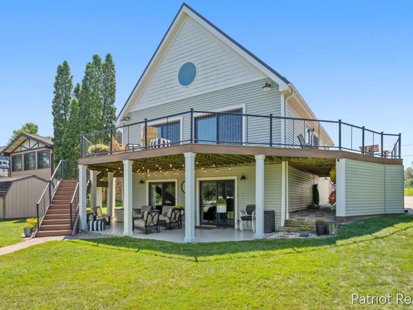 5683 E 92nd Street, Newaygo, MI 49337