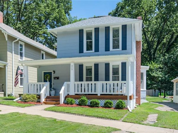 215 Pine Street, Leavenworth, KS 66048