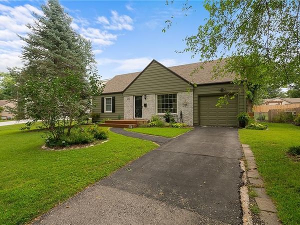 5315 W 71st Terrace, Prairie Village, KS 66208