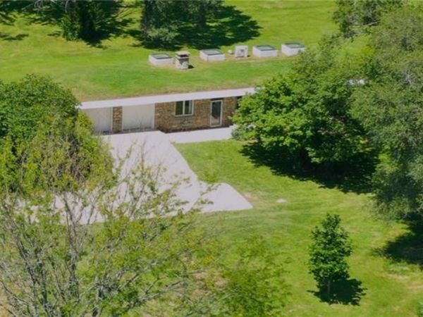 1354 Woodland Road, Oak Grove, MO 64075