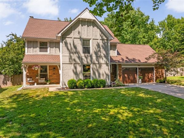 9202 W 112th Terrace, Overland Park, KS 66210