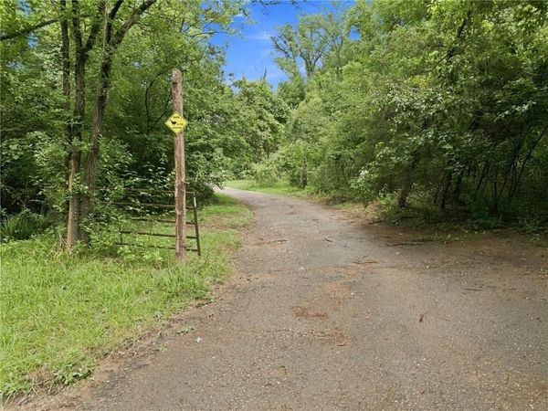 12210 214th Street, Linwood, KS 66052