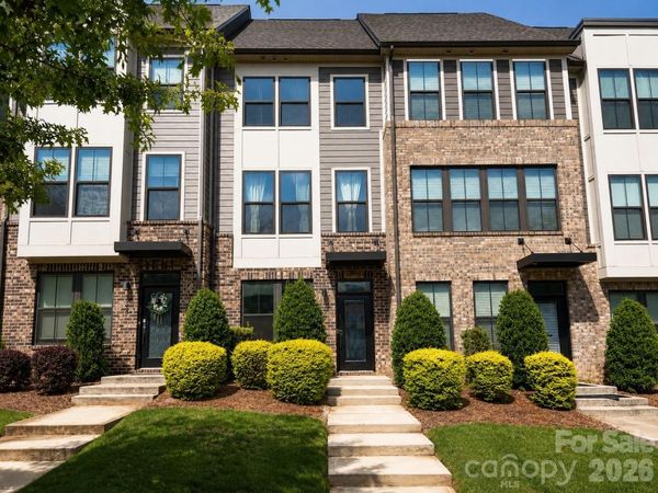 658 Uwharrie River Road , Charlotte, NC 28211