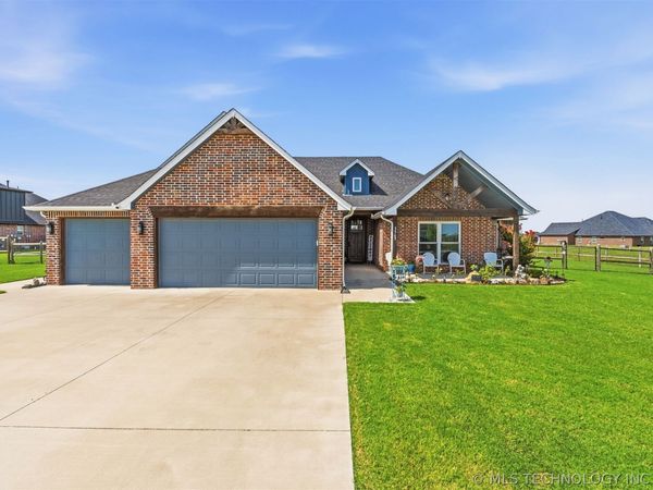 5565 E 141st Place N, Collinsville, OK 74021