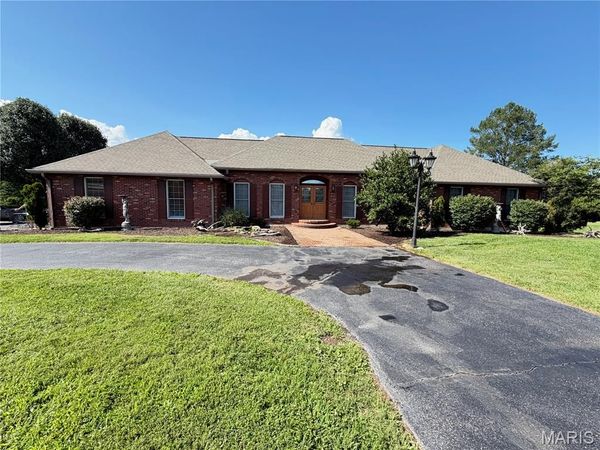 4885 Pioneer Road , Hillsboro, MO 63050