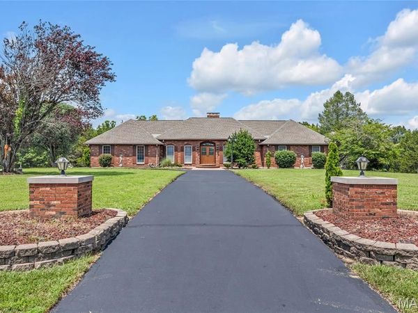 4885 Pioneer Road, Hillsboro, MO 63050