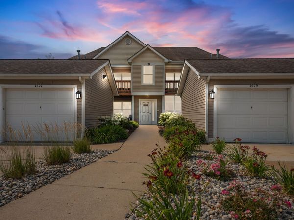 1527 Weatherstone Drive, Ann Arbor, MI 48108