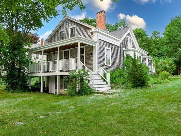 28 Main Street, Mattapoisett, MA 02739