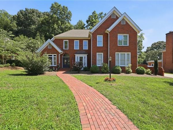 6620 Village Brook Trail , Clemmons, NC 27012