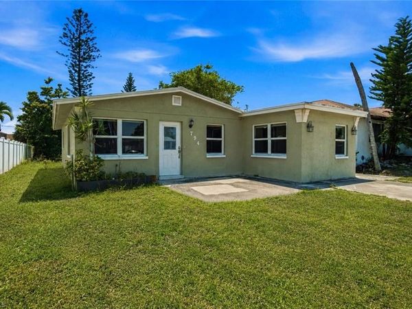794 107th AVE N, NAPLES, FL 34108