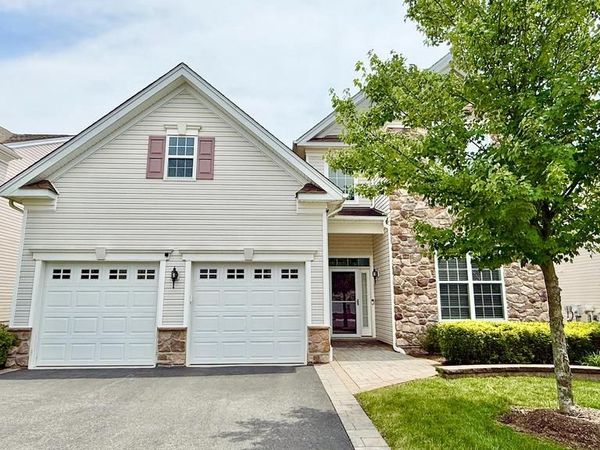 38 INVERNESS DRIVE, KENDALL PARK, NJ 08824