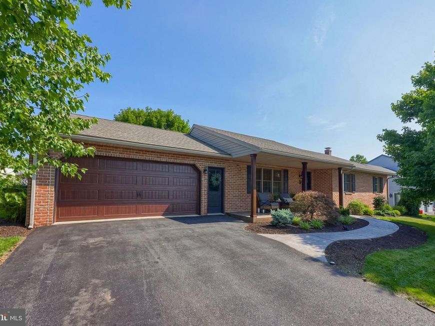 84 Clover Drive, Denver, PA 17517 Main Photo