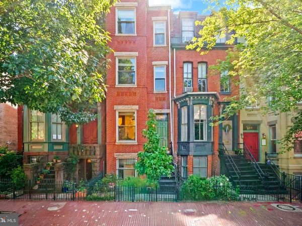 210 4TH STREET SE , WASHINGTON, DC 20003