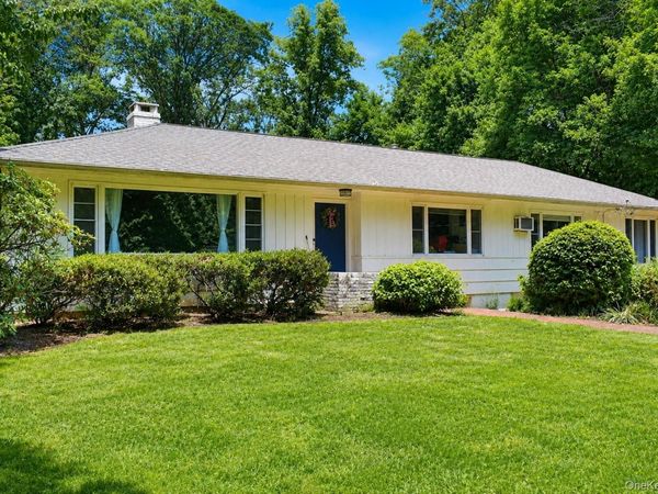 46 Mayfair Drive , Huntington, NY 11743