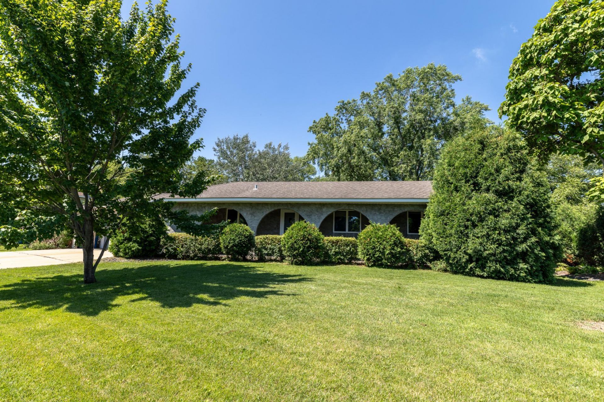 10046 Park Avenue S, Bloomington, MN 55420