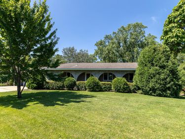 10046 Park Avenue S, Bloomington, MN 55420