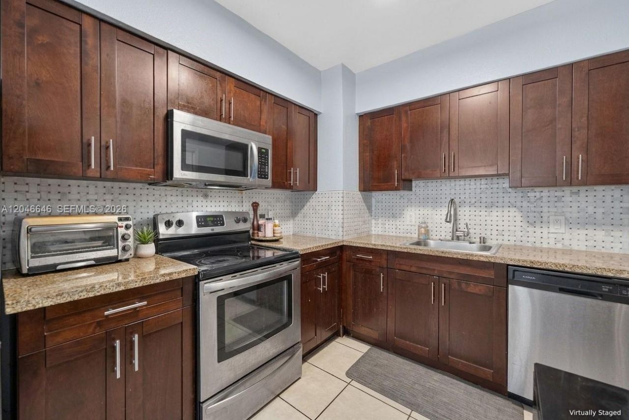 1230 NW 84th Ter , Miami, FL 33147 Photo